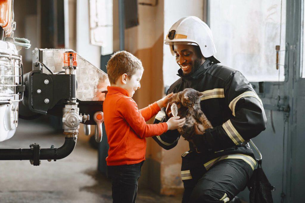 arfican-fireman-uniform-man-prepare-work-guy-with-child