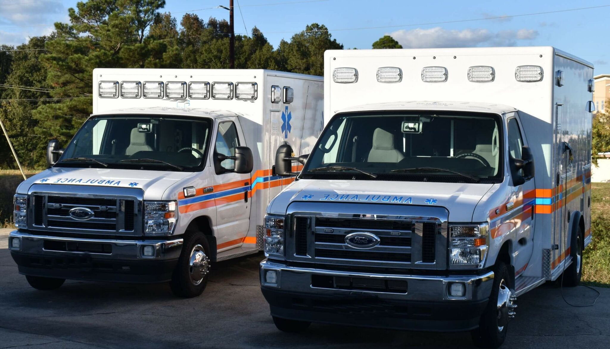 Double rigs (1) Two ambulances on the scene